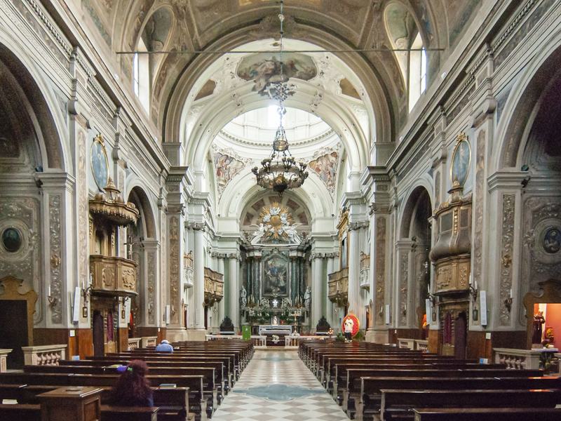 Basilica di San Luigi e Piazza
